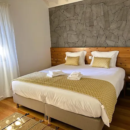 Adega Baia Azul - The Essence Of Pico São Roque do Pico