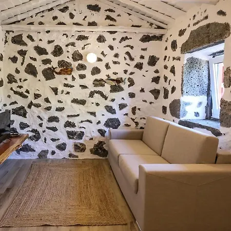 Adega Baia Azul - The Essence Of Pico